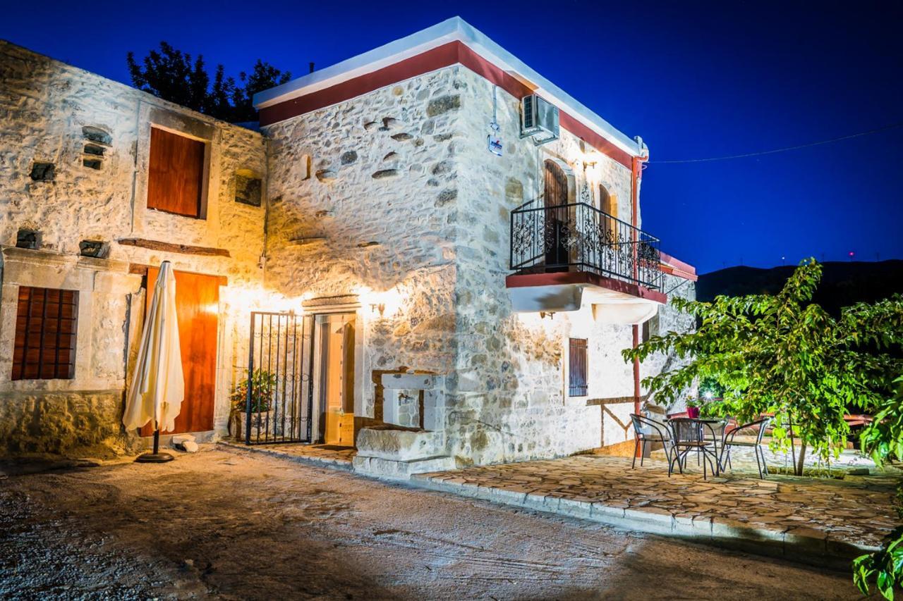 Villa Tzaniana Apomarma 外观 照片