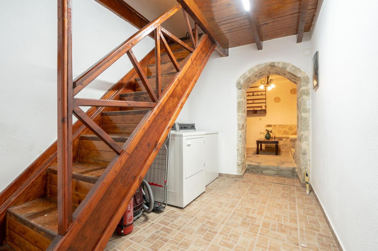 Villa Tzaniana Apomarma 外观 照片
