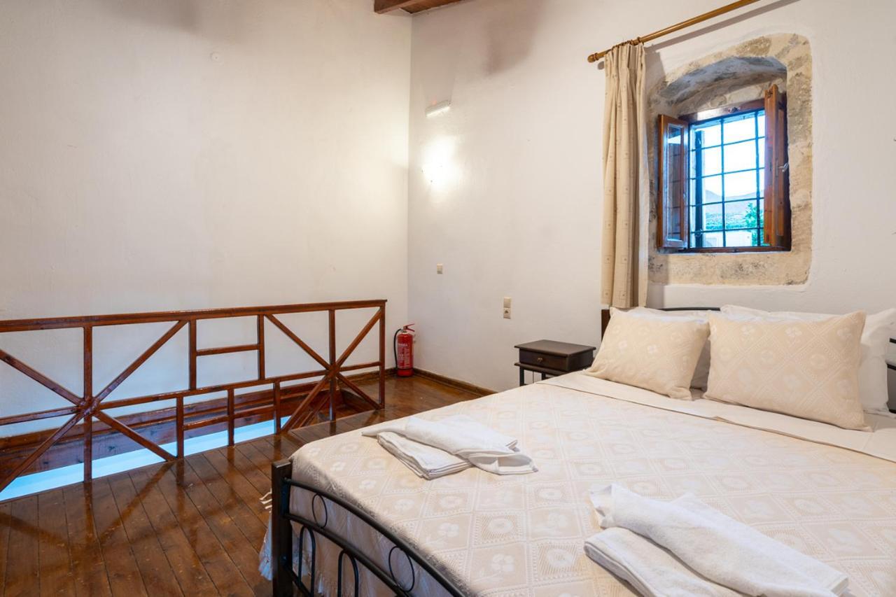 Villa Tzaniana Apomarma 外观 照片